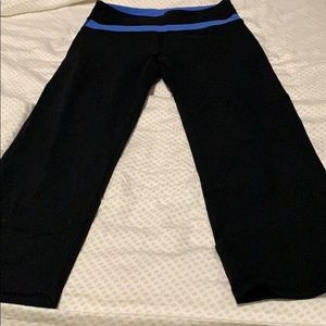Roots black leggings in very good condition.